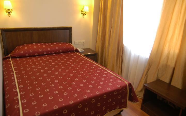 K Royal Hotel - Old City Istanbul Exterior photo