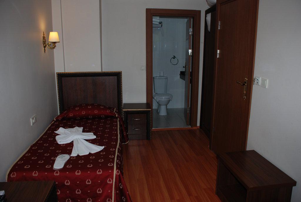 K Royal Hotel - Old City Istanbul Exterior photo